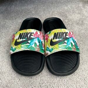 Nike Victori One Floral Slides
